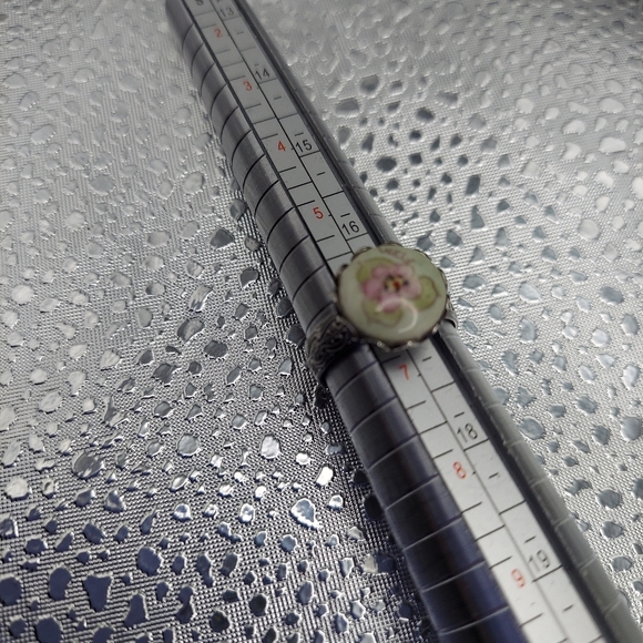 Vintage Porcelain & Metal Ring. Lovely Flower on Porcelain&Silvertone. - Picture 5 of 10